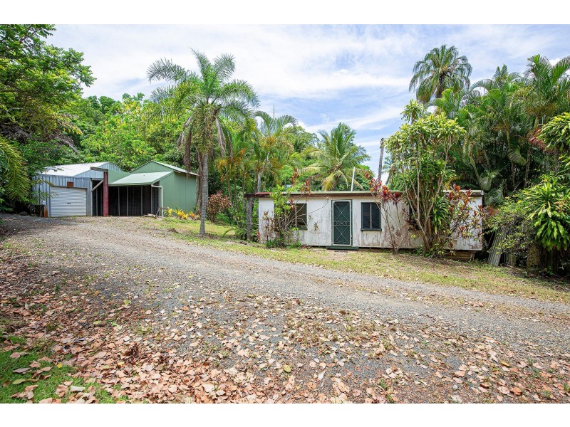 382 Cape Hillsborough Road, Ball Bay QLD 4741