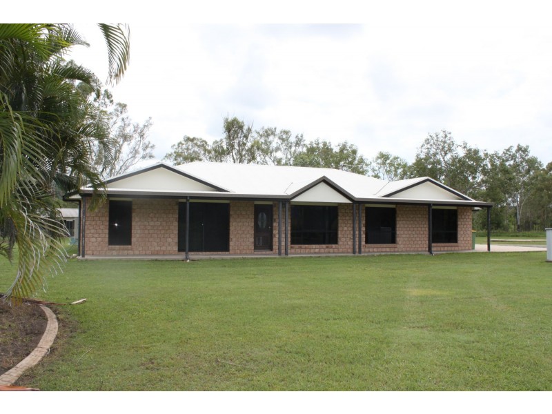 62 Cemetery Road, Sarina QLD 4737