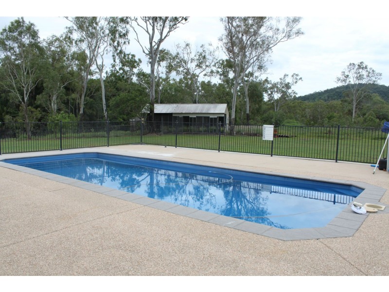 62 Cemetery Road, Sarina QLD 4737