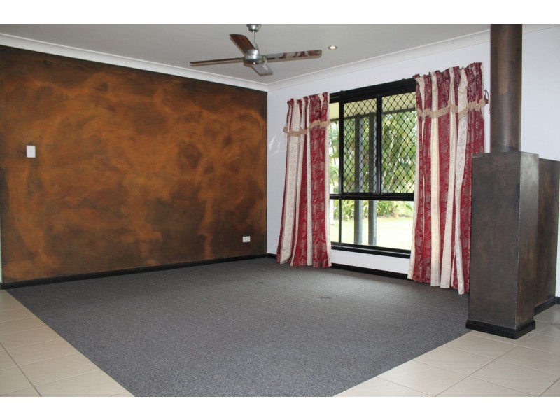 62 Cemetery Road, Sarina QLD 4737