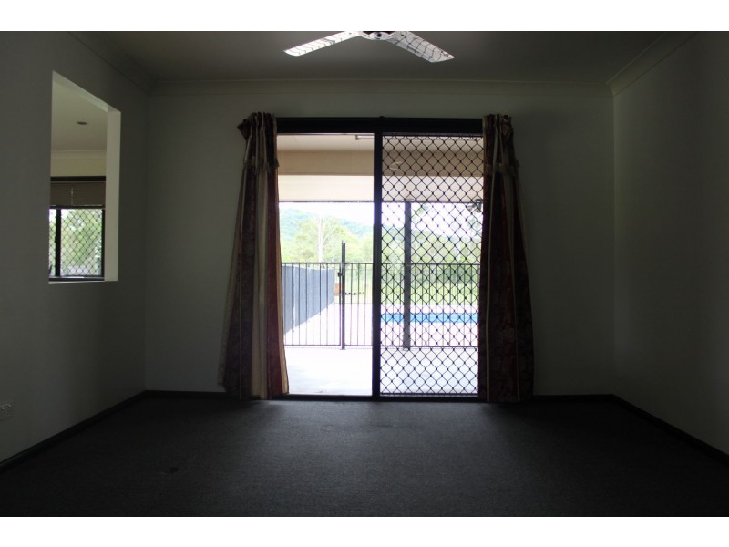 62 Cemetery Road, Sarina QLD 4737