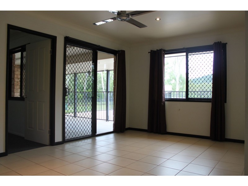 62 Cemetery Road, Sarina QLD 4737