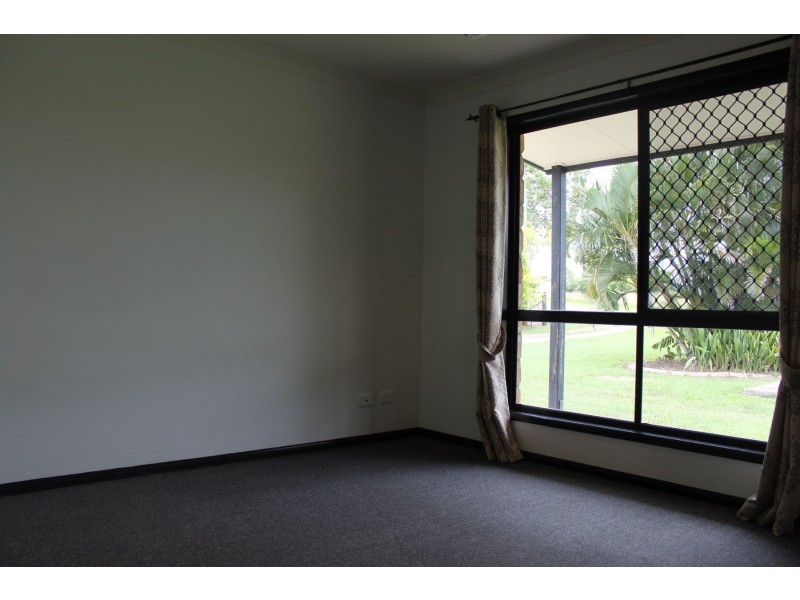 62 Cemetery Road, Sarina QLD 4737