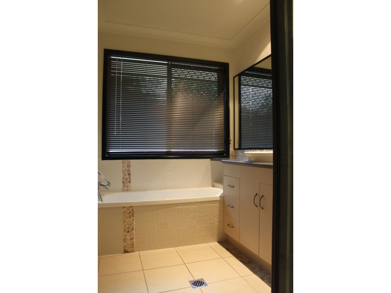 62 Cemetery Road, Sarina QLD 4737