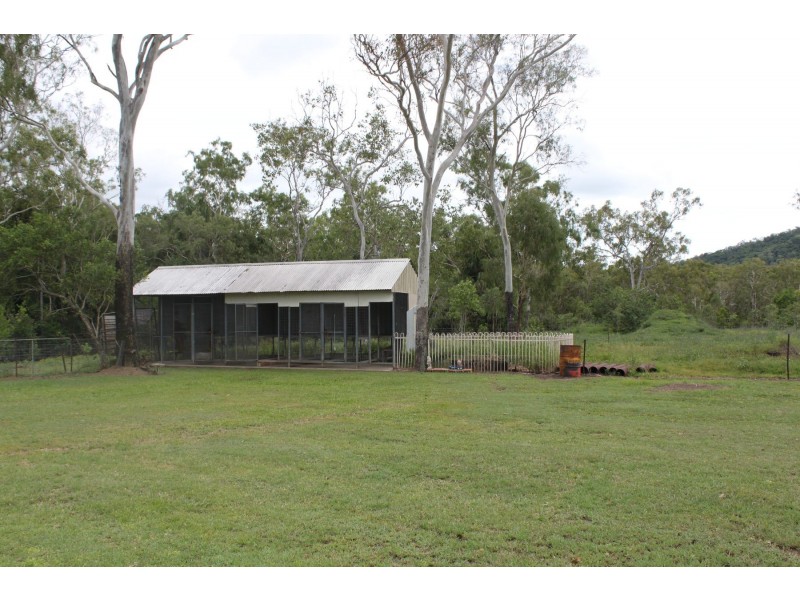 62 Cemetery Road, Sarina QLD 4737