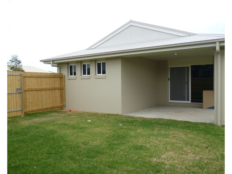 24 Raffia Street, Rural View QLD 4740