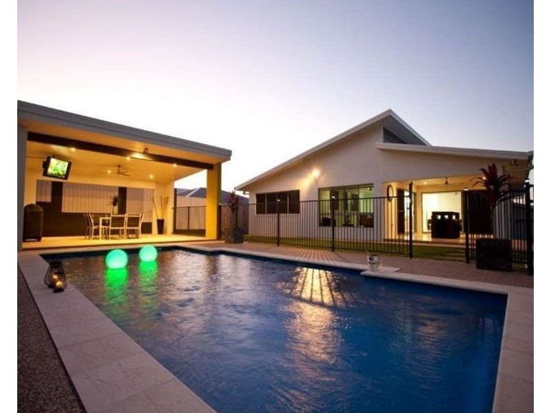 11 Herbert Way, Rural View QLD 4740