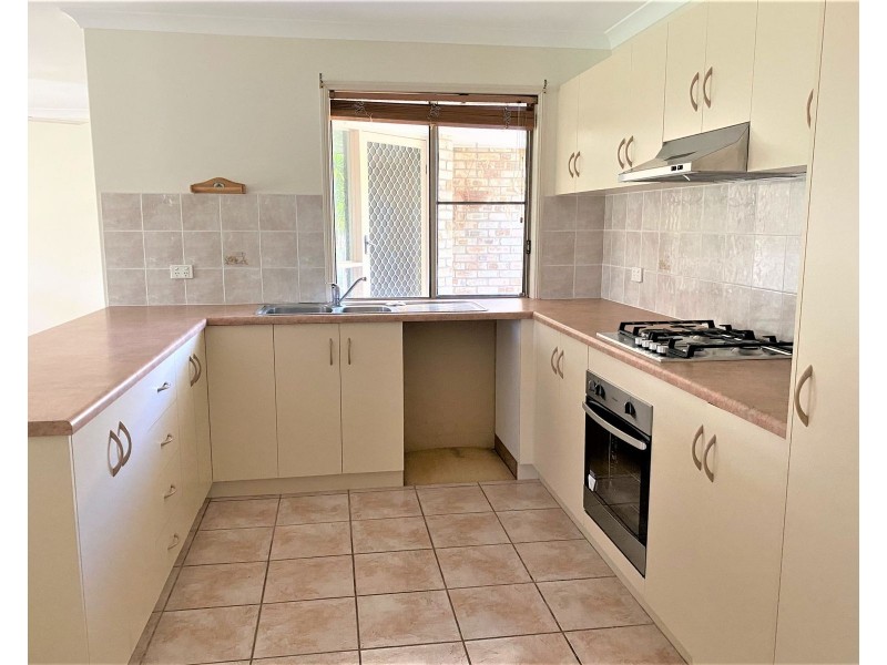 4 Rankin Court, Armstrong Beach QLD 4737