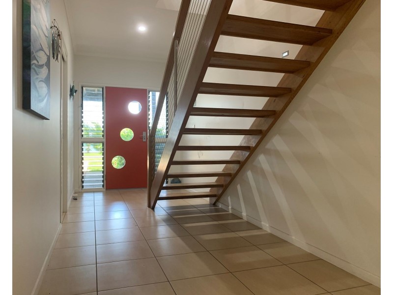 32 Poinciana Avenue, Seaforth QLD 4741