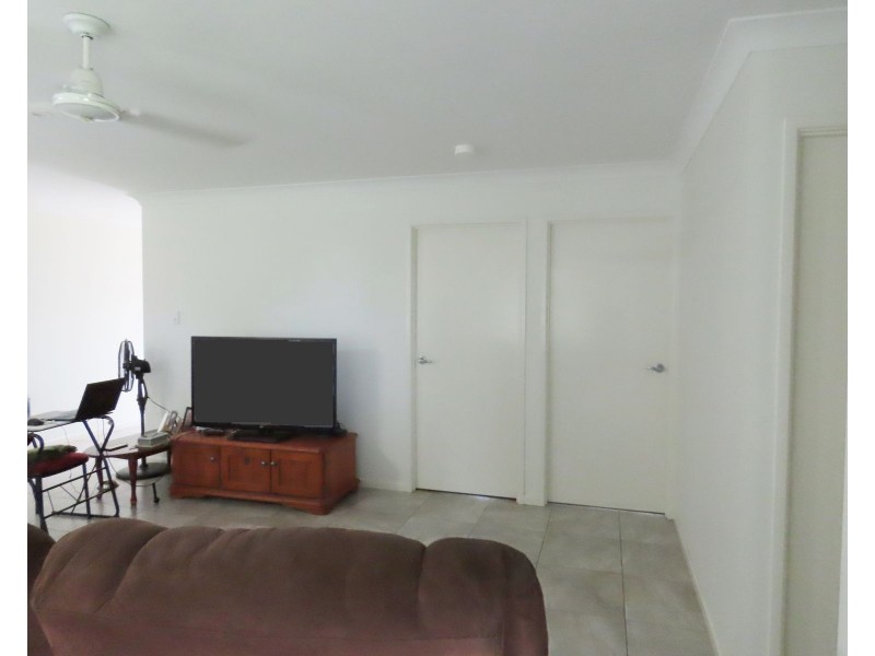 1/10 Whitehaven Drive, Blacks Beach QLD 4740