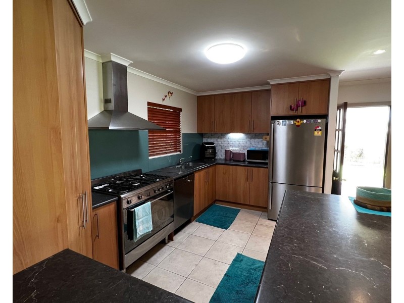 4 Lando Avenue, Sarina QLD 4737