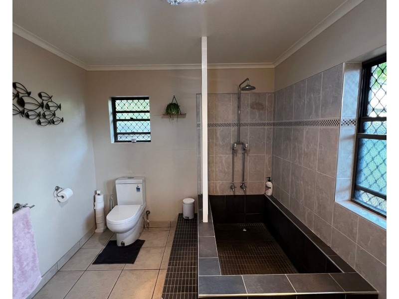 4 Lando Avenue, Sarina QLD 4737