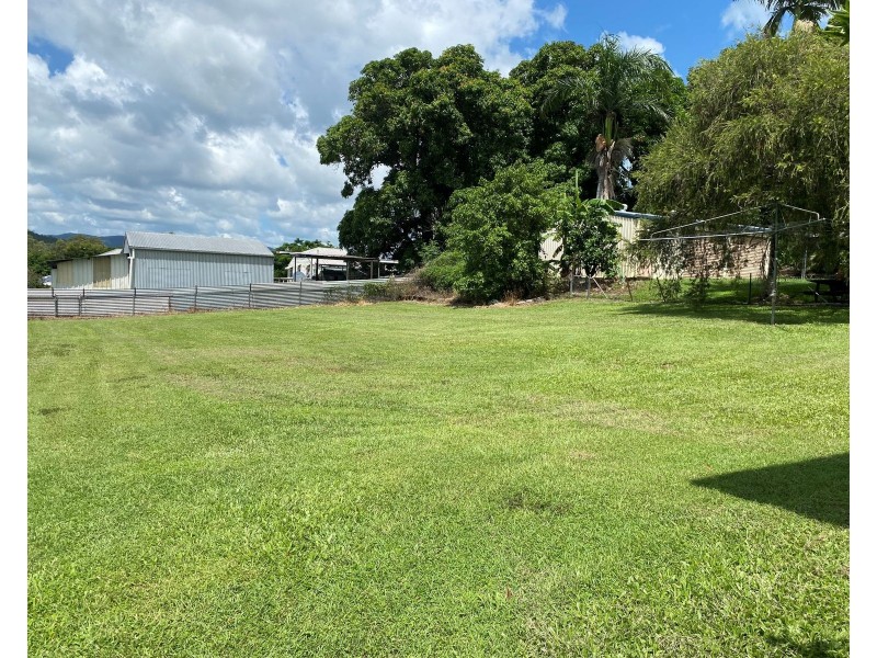 23 Leslie Street, Sarina QLD 4737