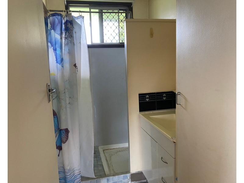 23 Leslie Street, Sarina QLD 4737