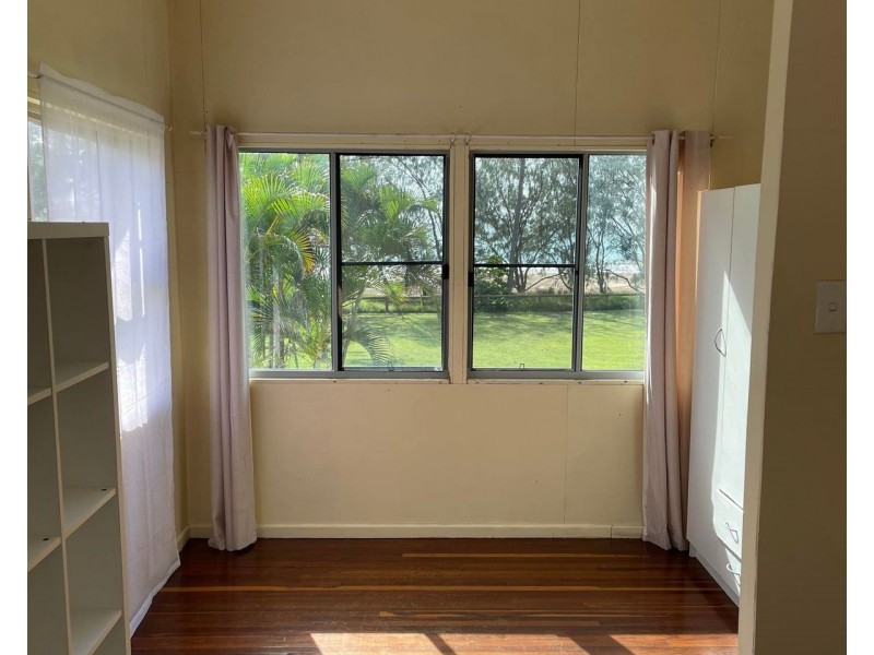 16 Owen Jenkins Drive, Sarina Beach QLD 4737