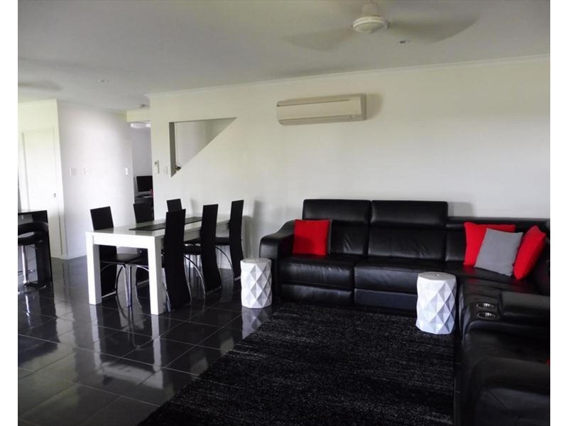 5 Lancaster Way, Ooralea QLD 4740