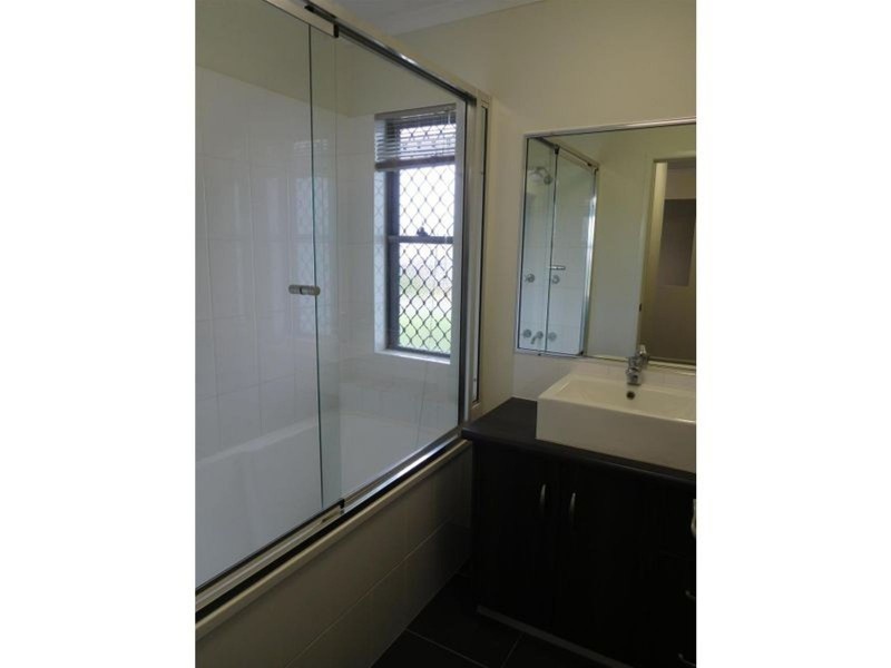 5 Lancaster Way, Ooralea QLD 4740