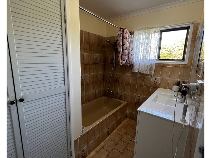73 Droughtmaster Drive, Hay Point QLD 4740