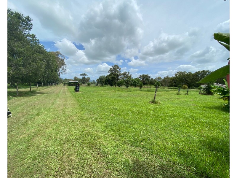39 Carlton Road, Sarina QLD 4737