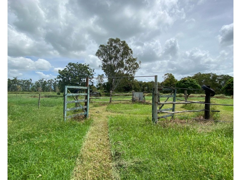 39 Carlton Road, Sarina QLD 4737