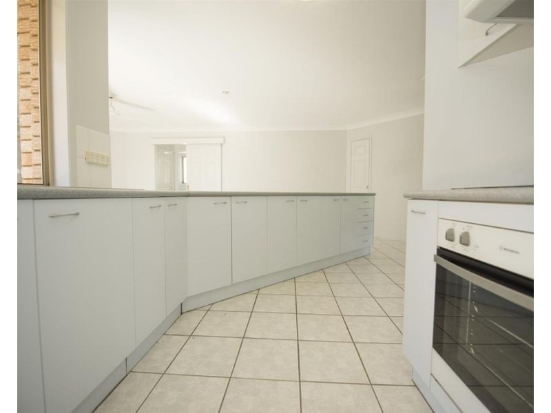 44 Adair Court, Rural View QLD 4740
