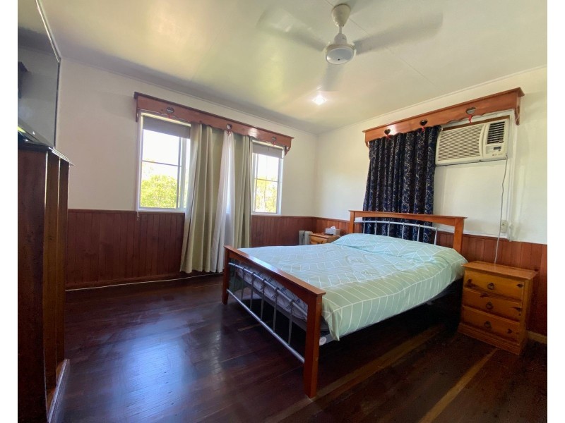 27 Brooks Road, Sarina QLD 4737