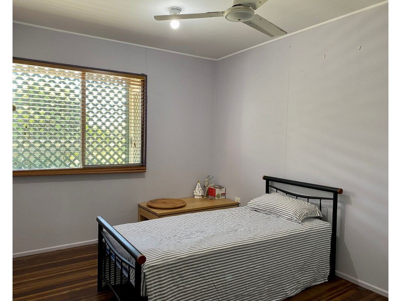 27 Brooks Road, Sarina QLD 4737