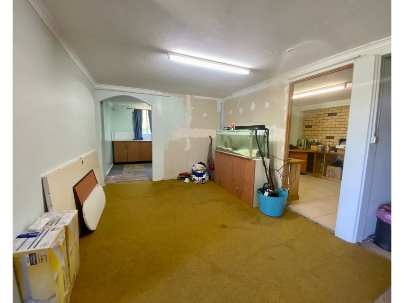 27 Brooks Road, Sarina QLD 4737