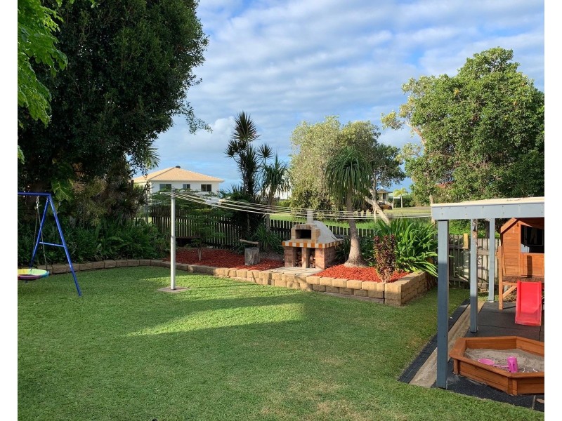 14 Hillside Drive, Grasstree Beach QLD 4740