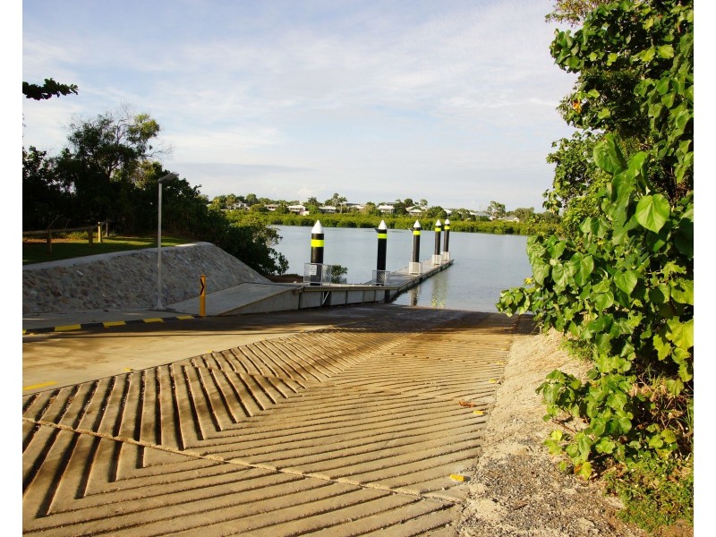 14 Hillside Drive, Grasstree Beach QLD 4740