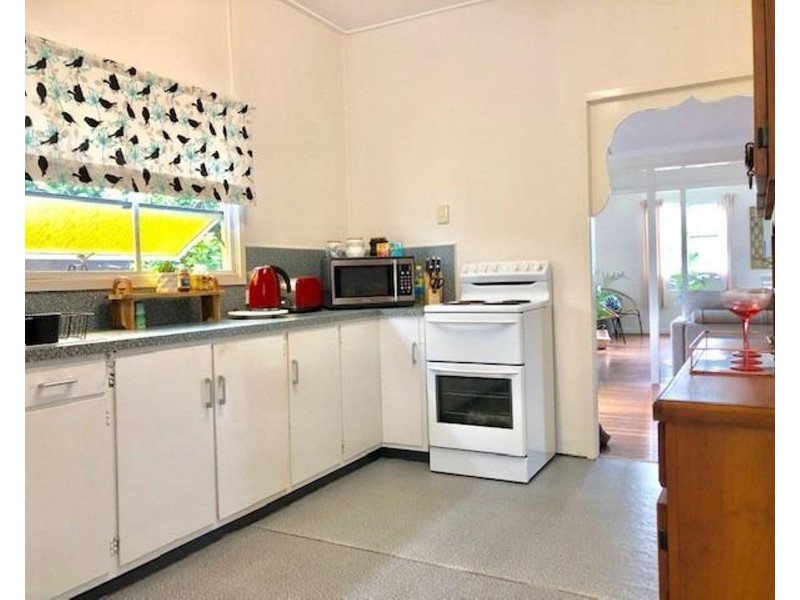 5 Crichton Street, Sarina Beach QLD 4737