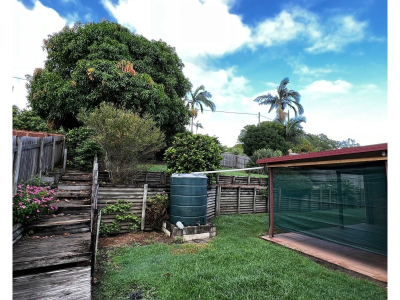15 Brooksfield Drive, Sarina Beach QLD 4737