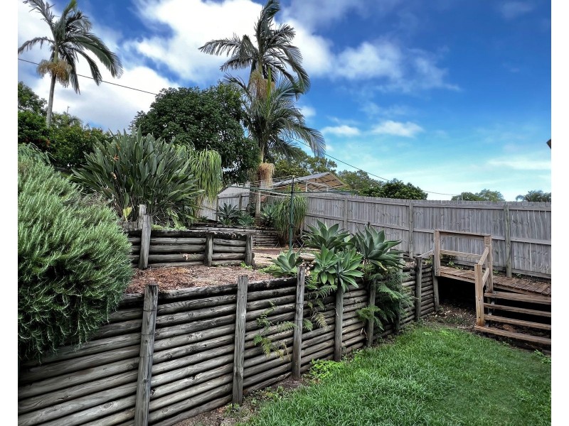 15 Brooksfield Drive, Sarina Beach QLD 4737