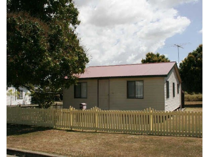 39 Beach Road, Sarina QLD 4737