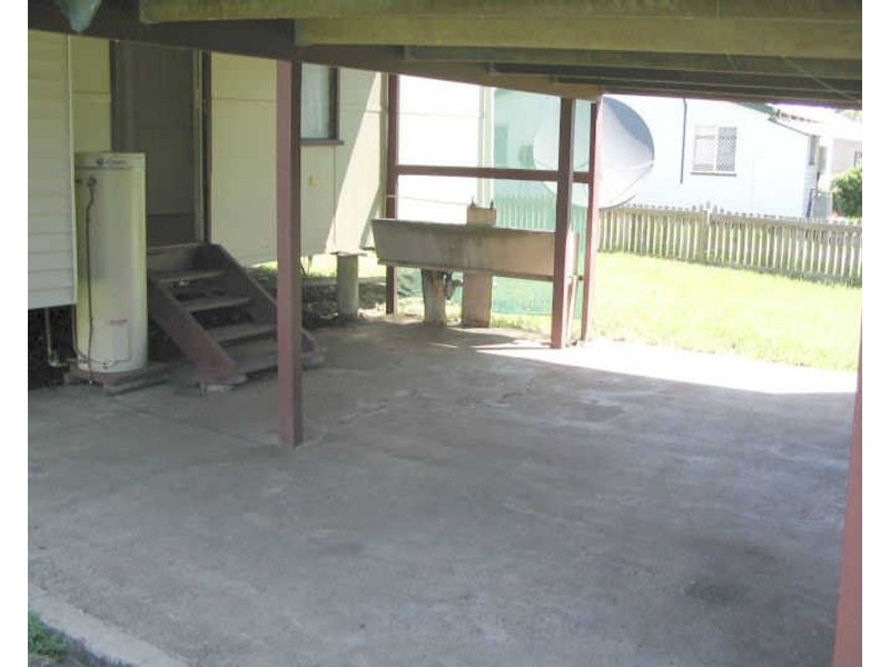 39 Beach Road, Sarina QLD 4737