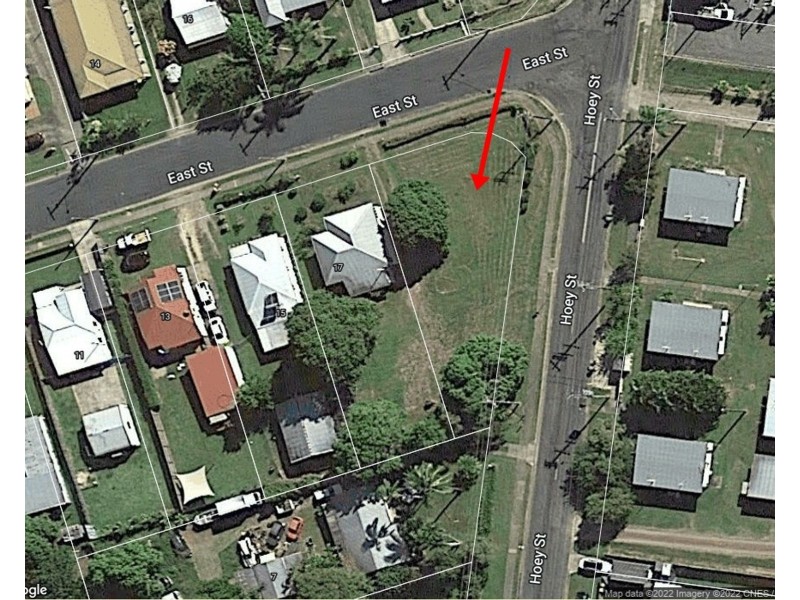 19 East Street, Sarina QLD 4737