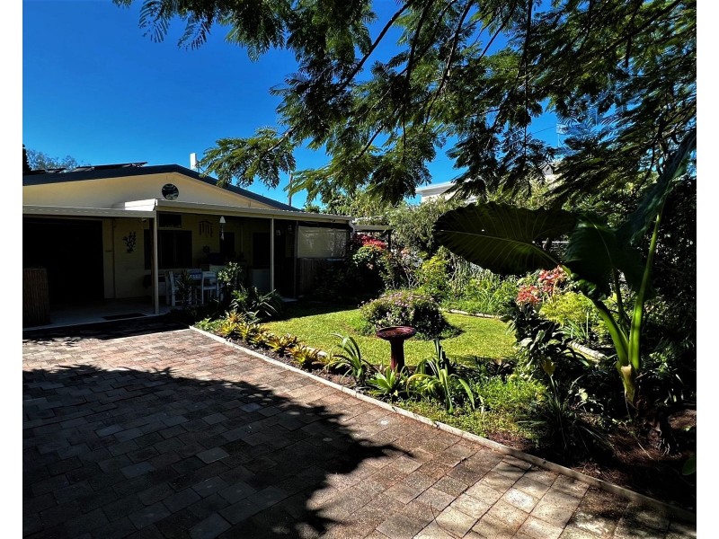 129 Zelma Street, Grasstree Beach QLD 4740