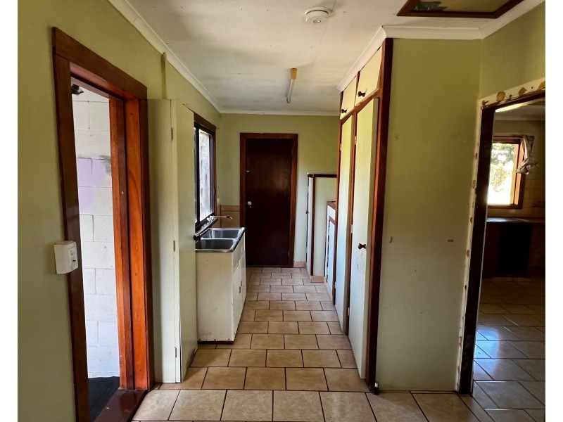 565 Middle Creek Road, Sarina QLD 4737