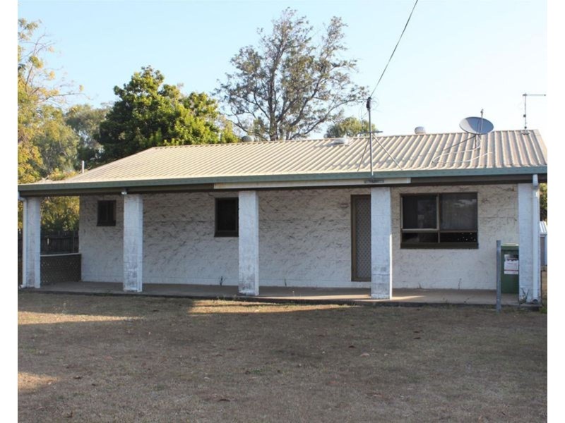 77 Edmunds Avenue, Hay Point QLD 4740