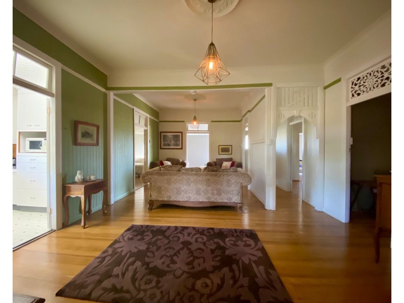 152 Broad Street, Sarina QLD 4737