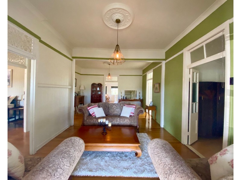 152 Broad Street, Sarina QLD 4737