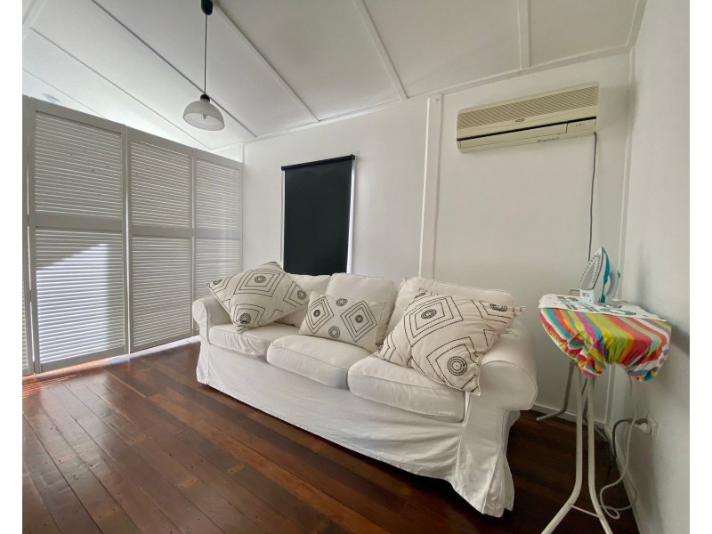 152 Broad Street, Sarina QLD 4737