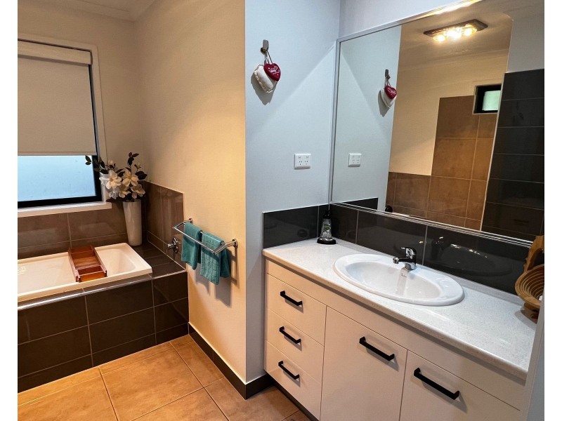 6 Ulysses Way, Armstrong Beach QLD 4737