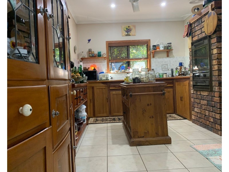 8 Sturgeon Street, Ball Bay QLD 4741