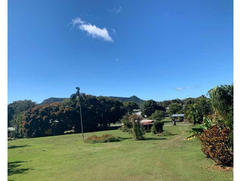 8 Sturgeon Street, Ball Bay QLD 4741