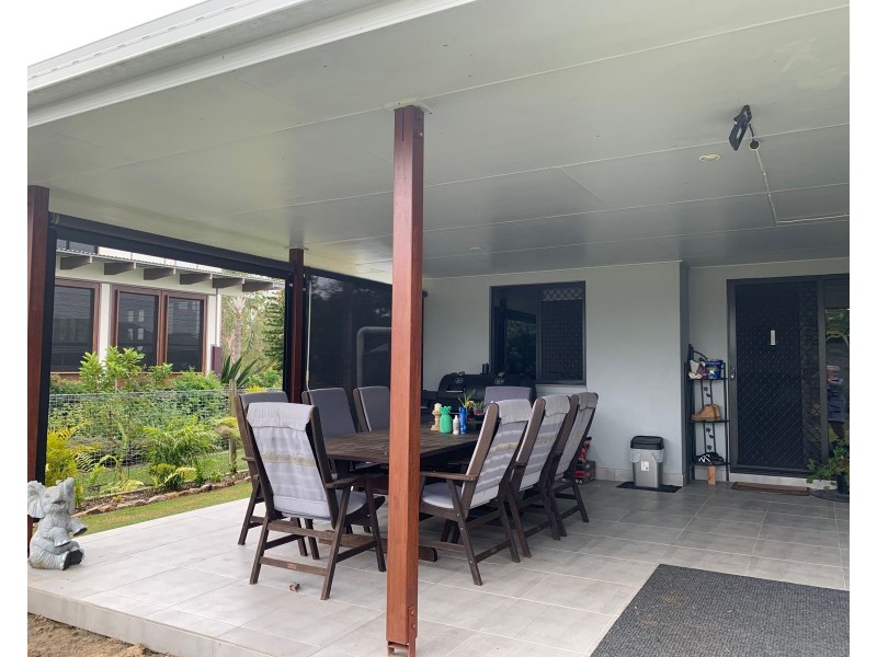 6 Johnson Avenue, Seaforth QLD 4741
