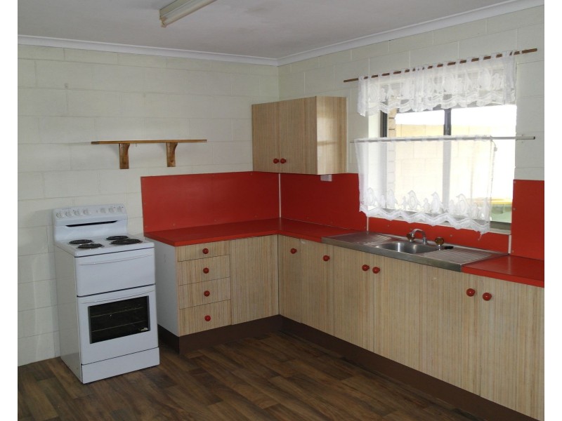 122 Broad Street, Sarina QLD 4737