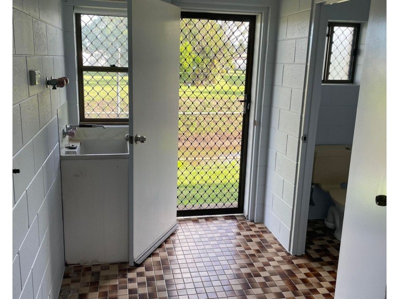 122 Broad Street, Sarina QLD 4737