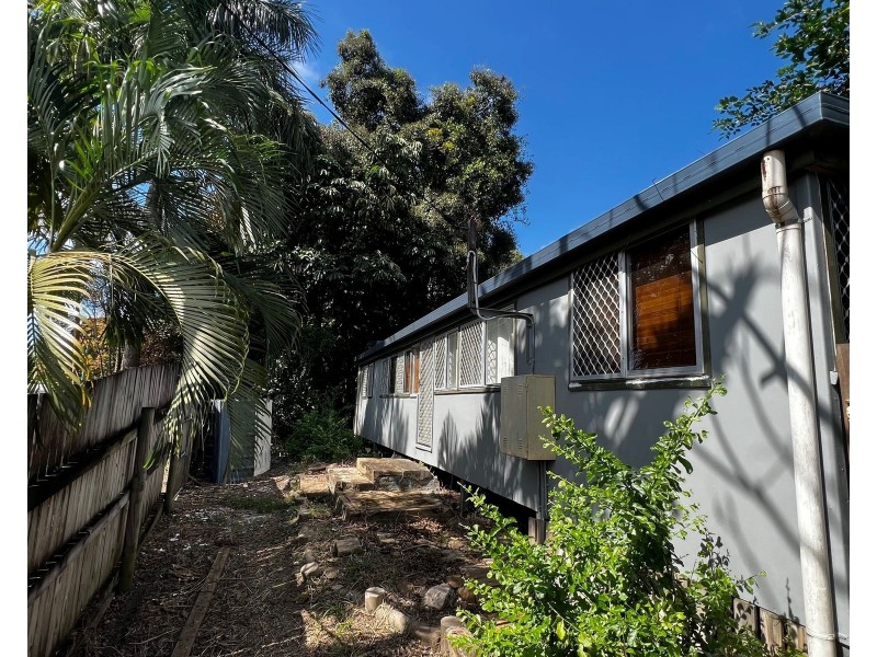 8 Sichter Street, Sarina QLD 4737