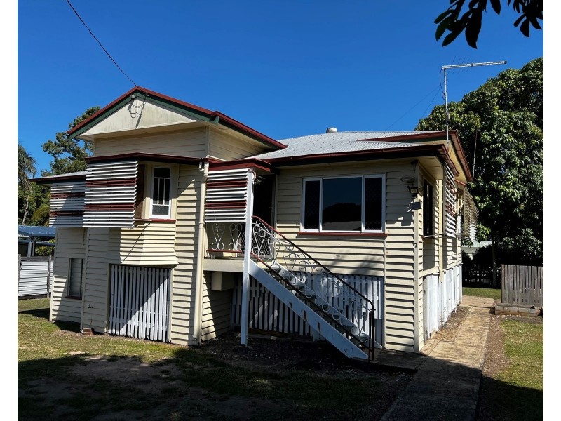 7 Innes Street, Sarina QLD 4737